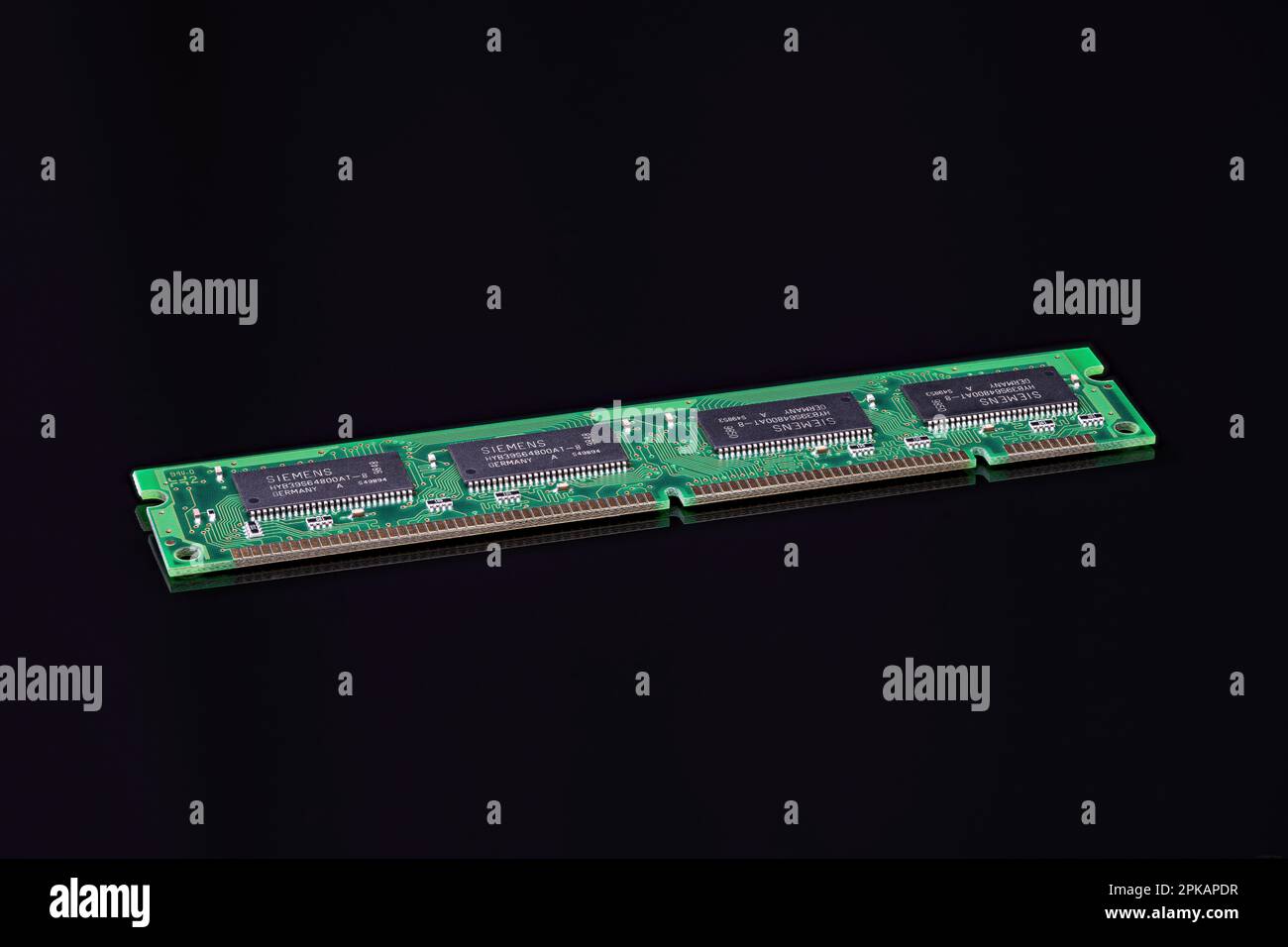 Ordenador, pieza de ordenador, procesador, ventilador, apilamiento del foco, Macro, gran profundidad de campo, PC, componente, electrónica, electrónica de computadora, CPU, semiconductor, tecnología informática, unidad de procesamiento central, procesador principal, unidad central de procesamiento, microelectrónica, Foto de stock