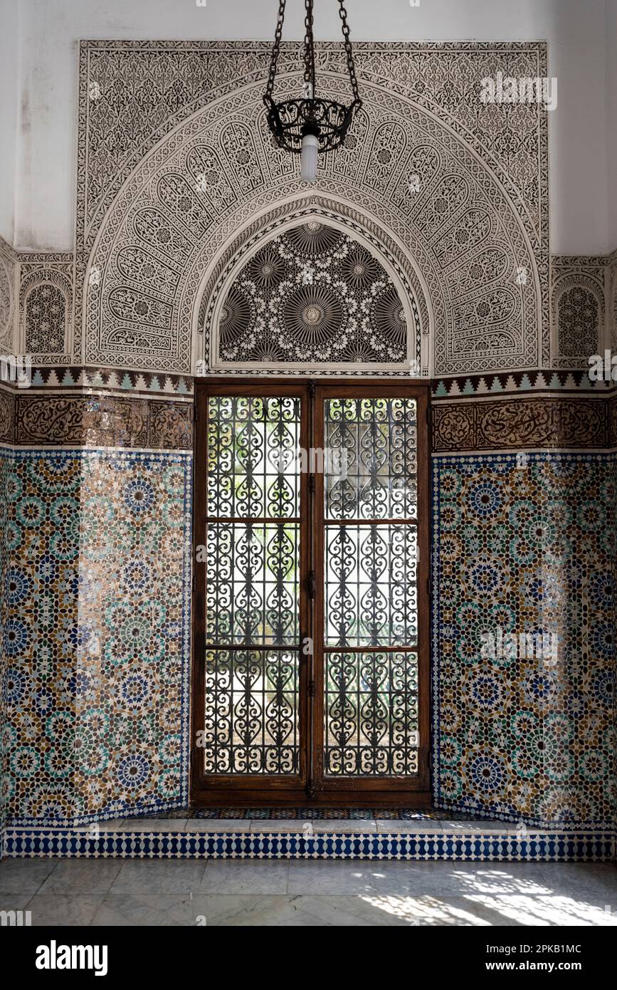 Hermosa decoración de pared en la Grande Mosquee de París, Francia Foto de stock