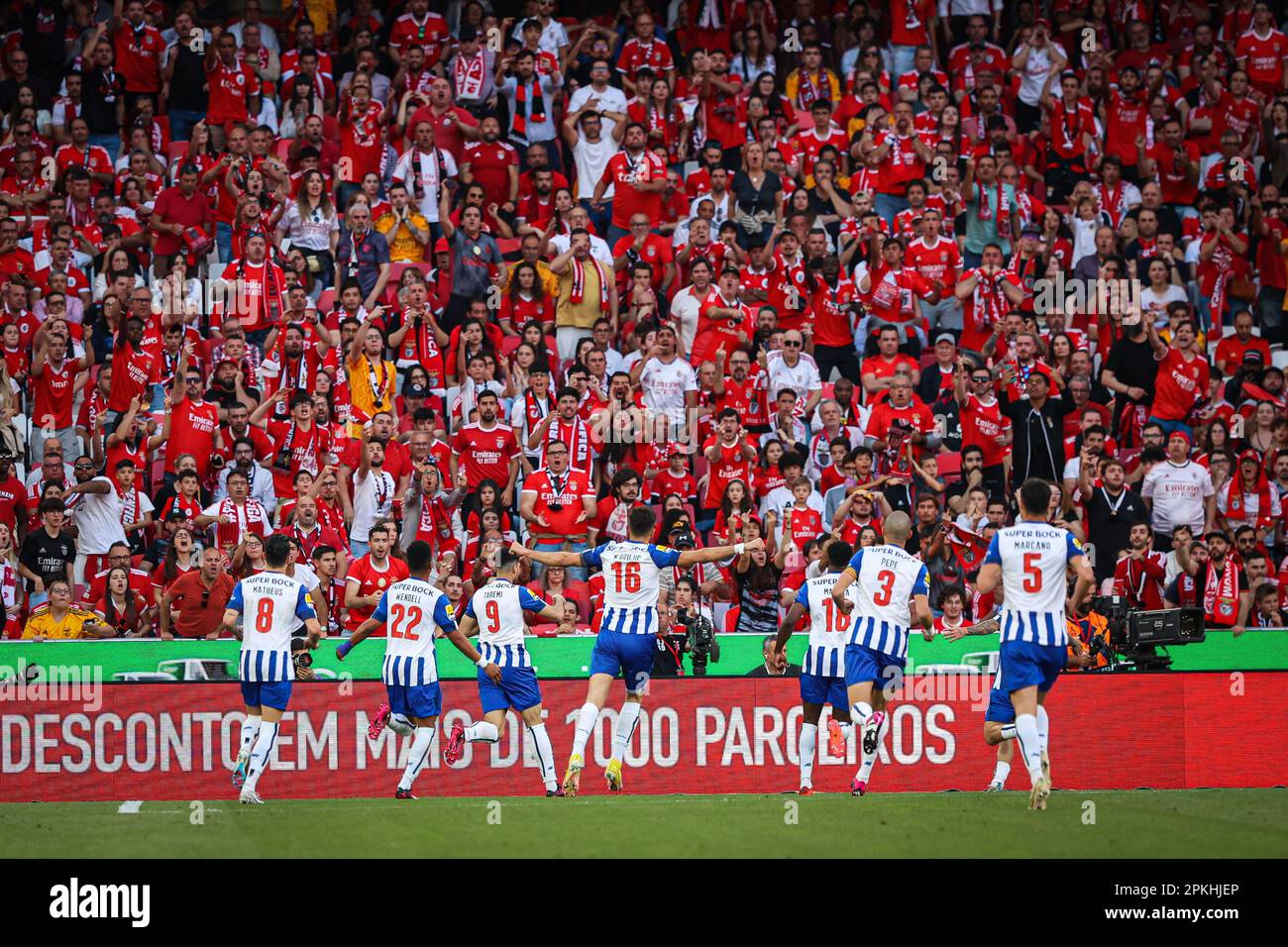 Porto Comemora o Gol de Sanusi Vs Olímpico de Marselha - Esportes