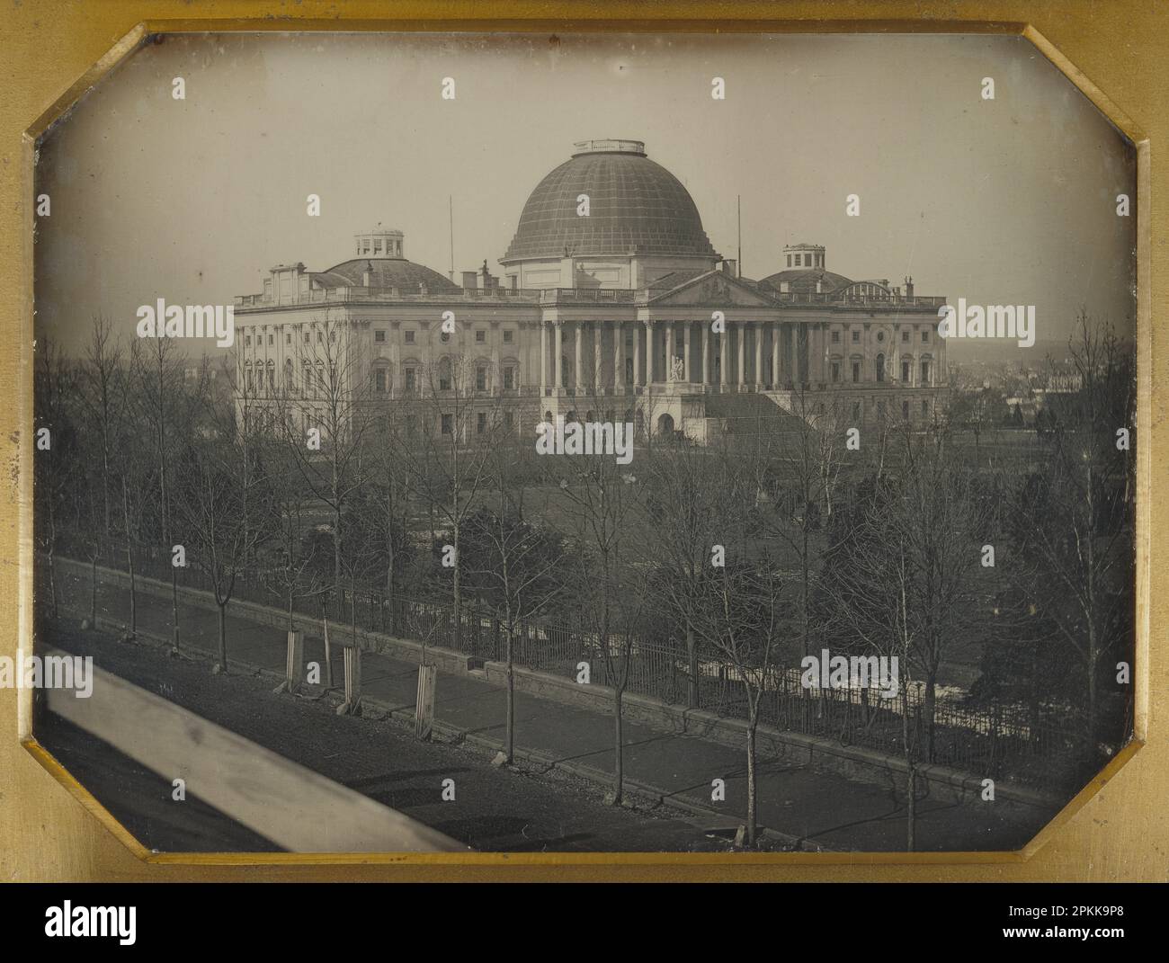 El Capitolio de los Estados Unidos; John Plumbe Jr. (Americano, nacido en Reino Unido, 1809 - 1857); 1846; daguerrotipo; 8,9 cm x 11,9 cm (3 1/2 pulg. X 4 11/16 pulg.); 96.XT.62 1846 de John Plumbe Foto de stock