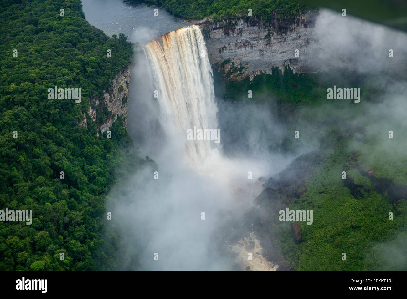 Aérea de las Cataratas Kaieteur, Río Potaro, Guyana, América del Sur Foto de stock