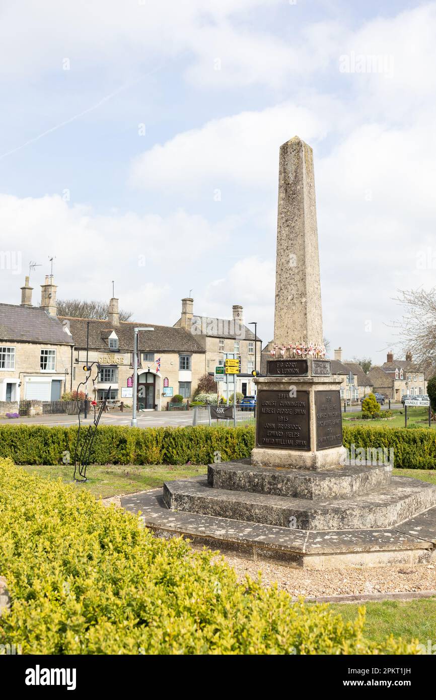 Village War Memorial Weldon, Northamptonshire, cerca del sitio de la RAF utilizado