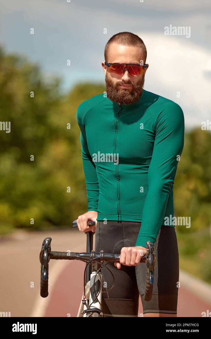 Triathlon bike studio fotografías e imágenes de alta resolución - Alamy