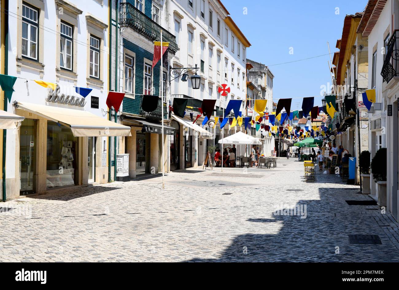 Tomar ciudad, calle peatonal. Santarem, Portugal. Foto de stock