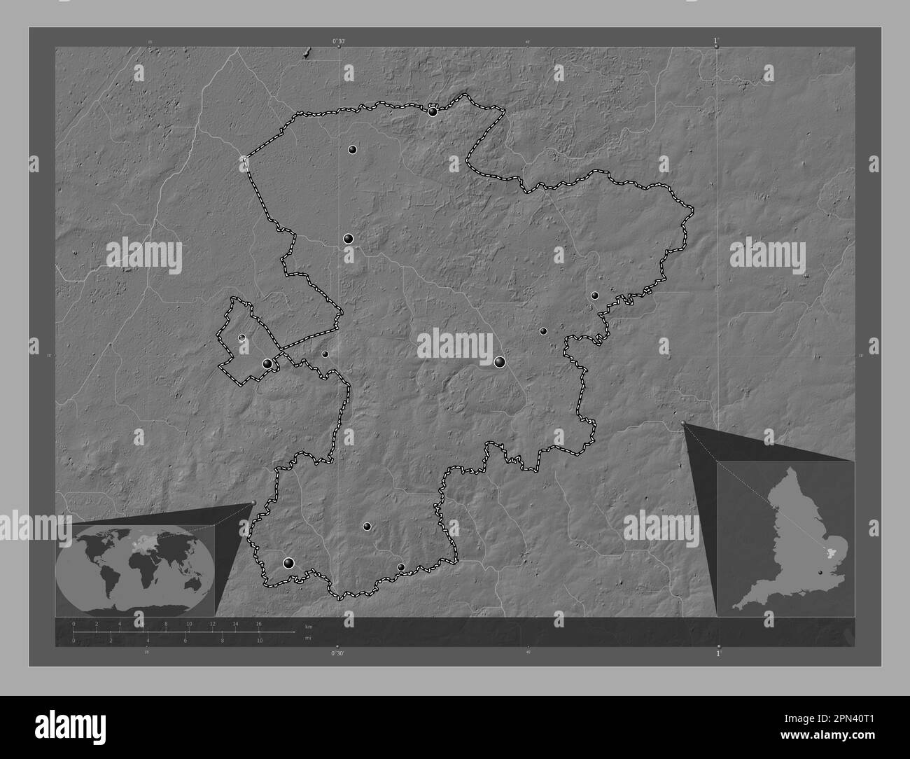 West Suffolk, distrito no metropolitano de Inglaterra - Gran Bretaña. Mapa de elevación de dos niveles con lagos y ríos. Ubicaciones de las principales ciudades del regi Foto de stock