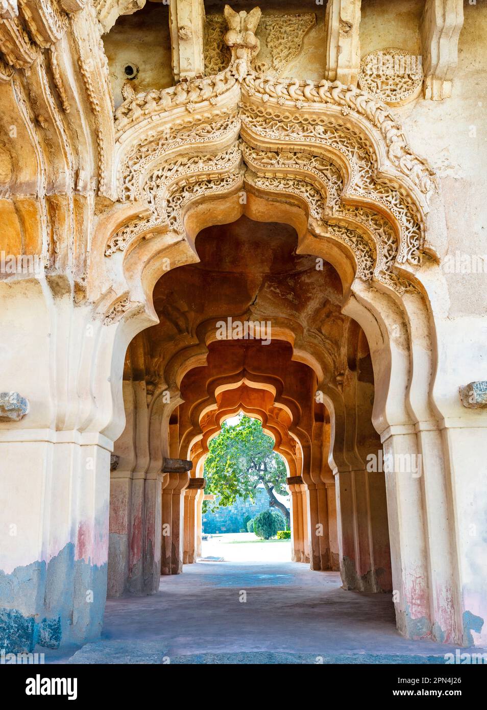 Exterior del Lotus Mahal (Chitrangi Mahal) en Hampi, Karnataka, India, Asia Foto de stock