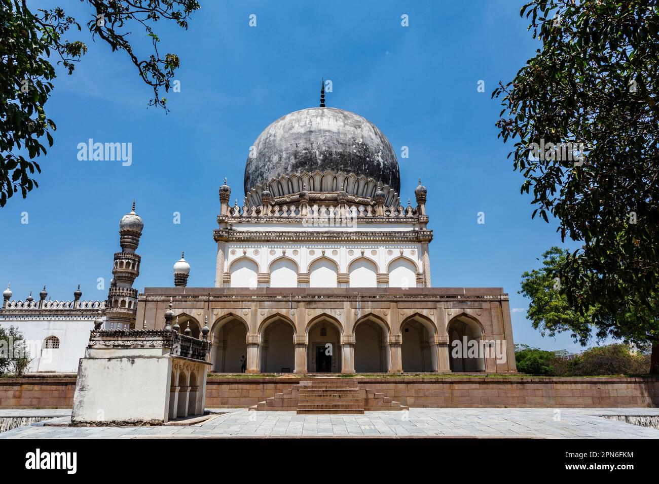 Exterior de la Tumba de Begum Hayat Baksh, Tumbas Qutub Shahi, Hyderabad, Telangana, India, Asia Foto de stock
