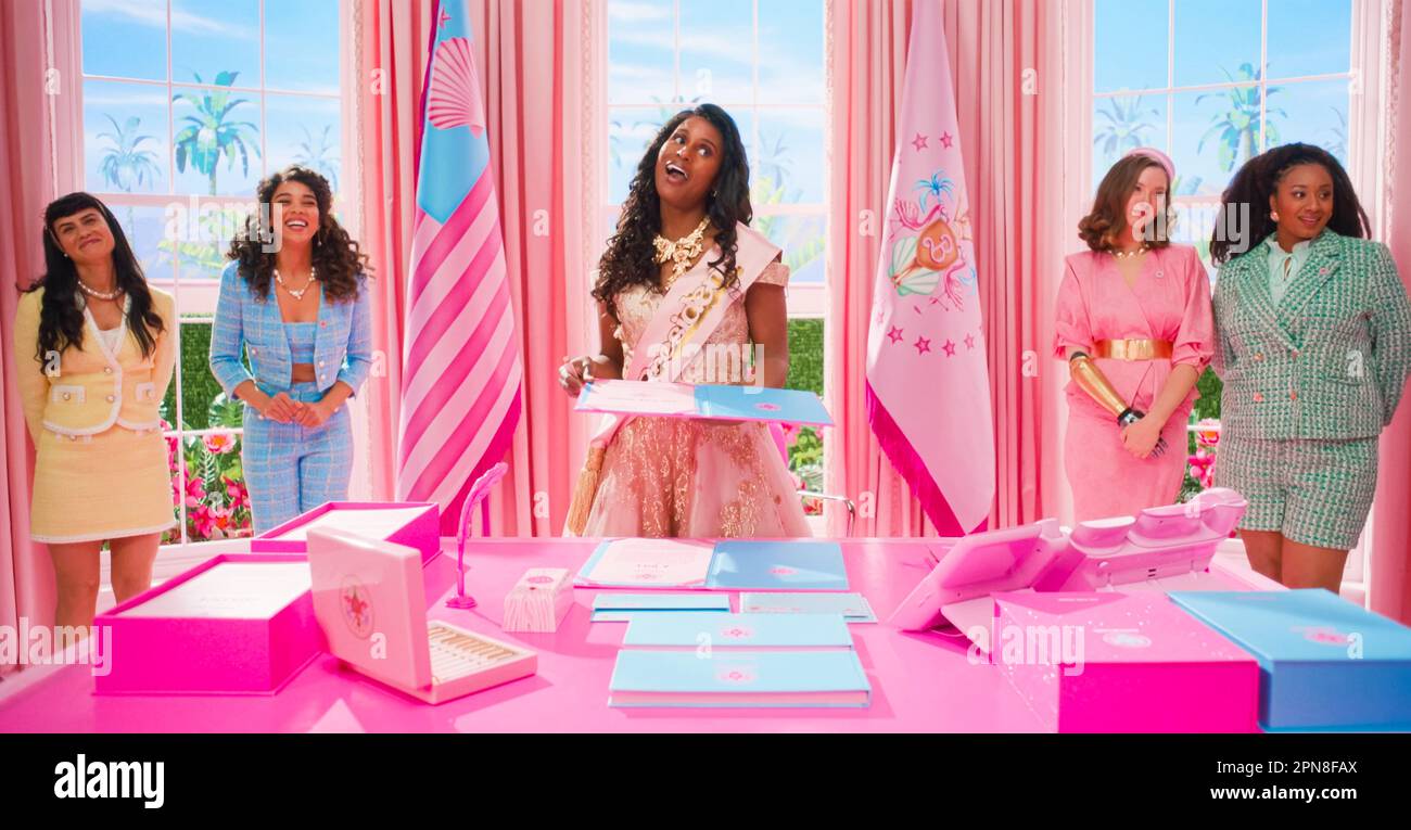 EE.UU. . Issa Rae en una escena de la nueva película de (C)Warner Bros:  Barbie (2023). Parcela: Vivir en Barbie Land es ser un ser perfecto en un  lugar perfecto. A menos