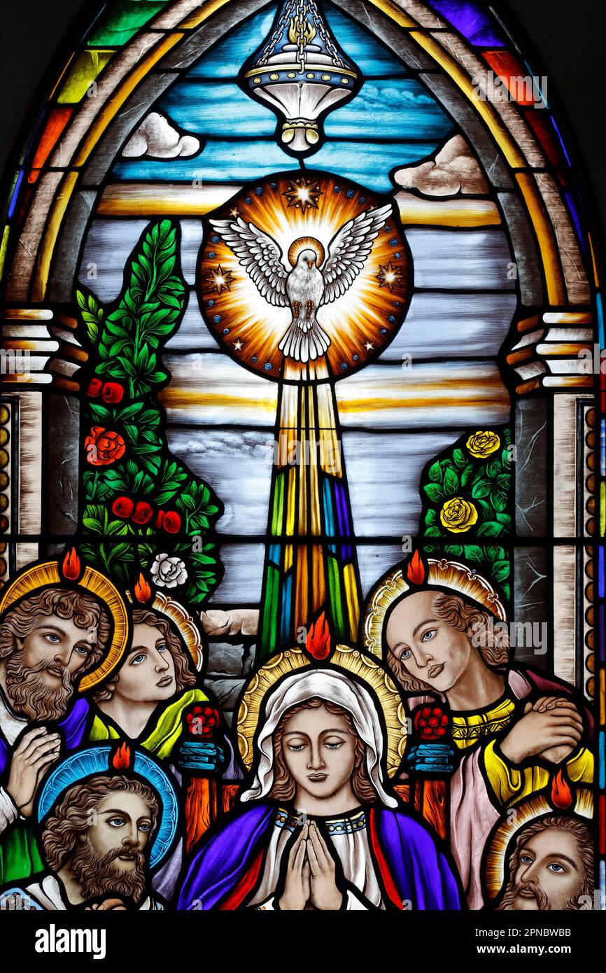 Iglesia Song Vinh. Vidrieras. El descenso del Espíritu Santo sobre los