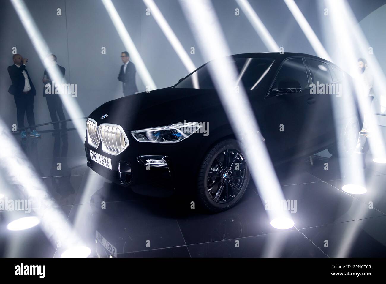 El coche más negro del mundo es el BMW X6 Vantablack