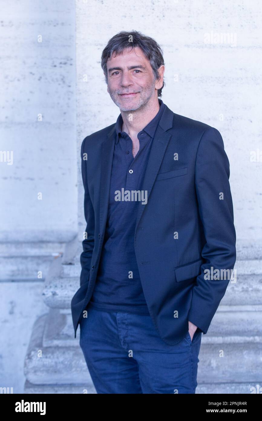 Roma, Italia. 19th de abril de 2023. El director italiano Luca Lucini asiste al photocall de la película 'Io e mio fratello' en el Space Cinema Moderno de Roma (Foto de Matteo Nardone/Pacific Press/Sipa USA) Crédito: SIPA USA/Alamy Live News Foto de stock