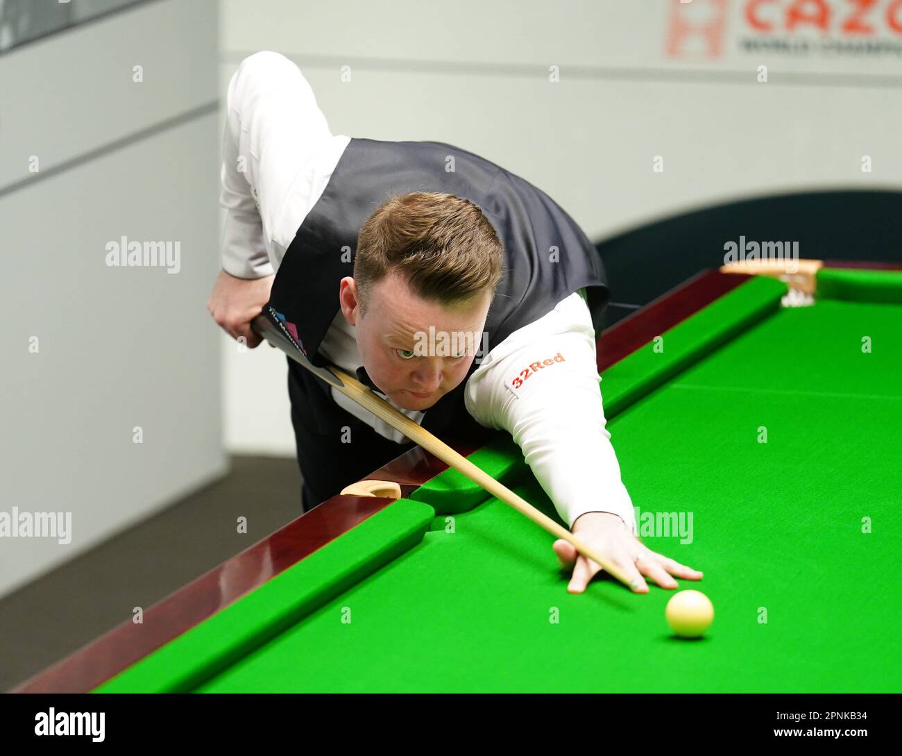 Shaun Murphy durante su partido con Si Jiahui en el quinto día del