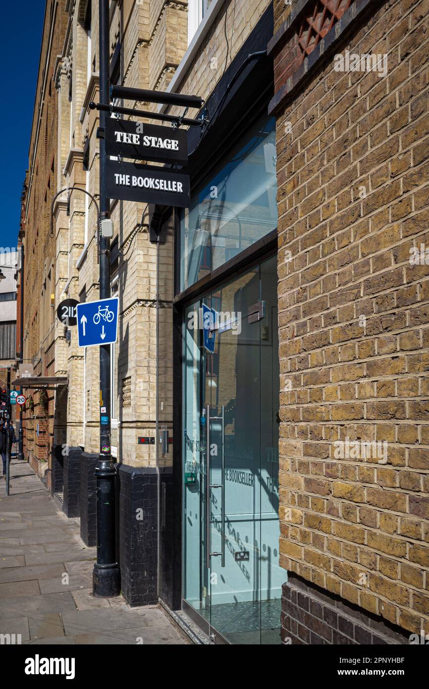 La sede central de la compañía de medios de Stage House, 47 Bermondsey St, Londres. Editor de la revista Stage y de la revista Bookseller. Foto de stock