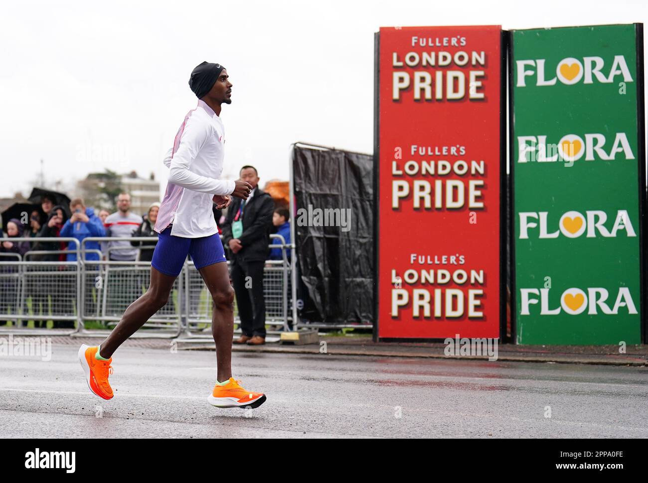 Mo Farah durante el maratón TCS de Londres. Fecha de la fotografía: Domingo 23 de abril de 2023. Foto de stock