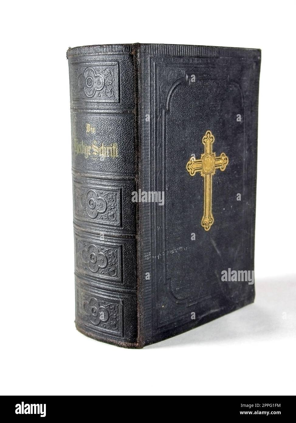 Vida quieto y primeros planos de libros viejos, libros de la biblia santa y de himnos Foto de stock