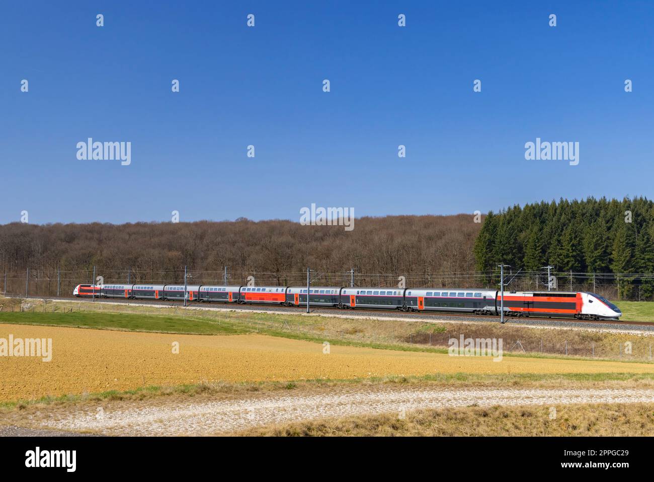 El tren TGV más rápido del norte de Francia Foto de stock