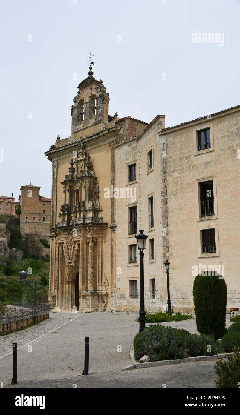 Fachadas de la casa, paisajes urbanos de Cuenca, la capital provincial de Cuenca, España, 12 de mayo de 2022 Foto de stock