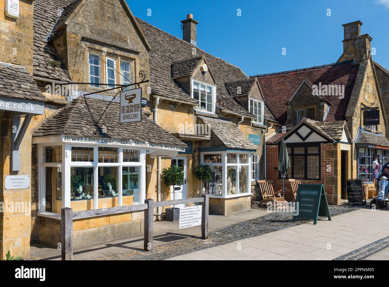 El bonito pueblo de Cotswold de Broadway en Worcestershire, Inglaterra, Reino Unido Foto de stock
