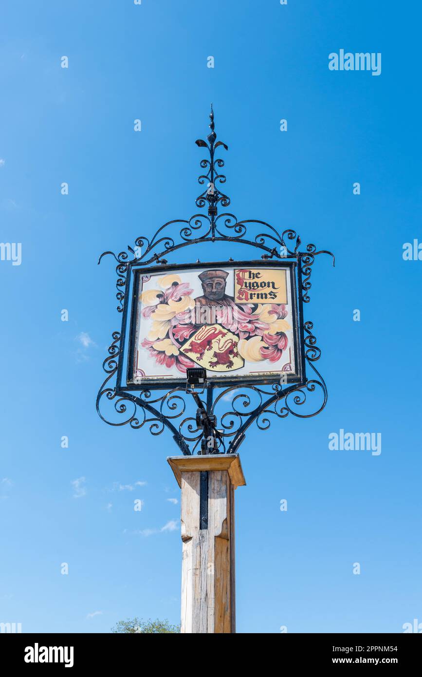 Cartel decorativo para el Lygon Arms Hotel en el bonito pueblo de Cotswold de Broadway en Worcestershire, Inglaterra, Reino Unido Foto de stock