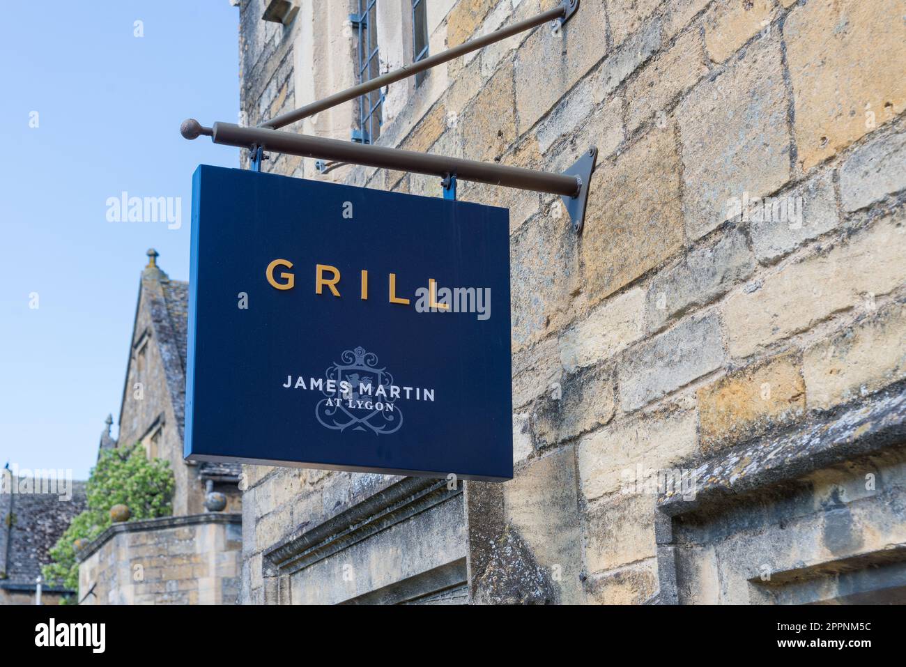 The Grill de James Martin en el Lygon Arms Hotel en el bonito pueblo de Cotswold de Broadway en Worcestershire, Inglaterra, Reino Unido Foto de stock