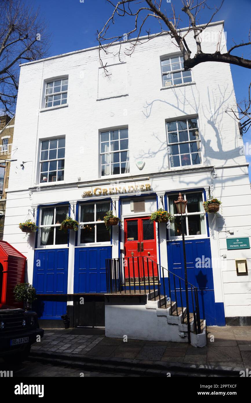 The Grenadier pub, Belgravia, Londres Foto de stock