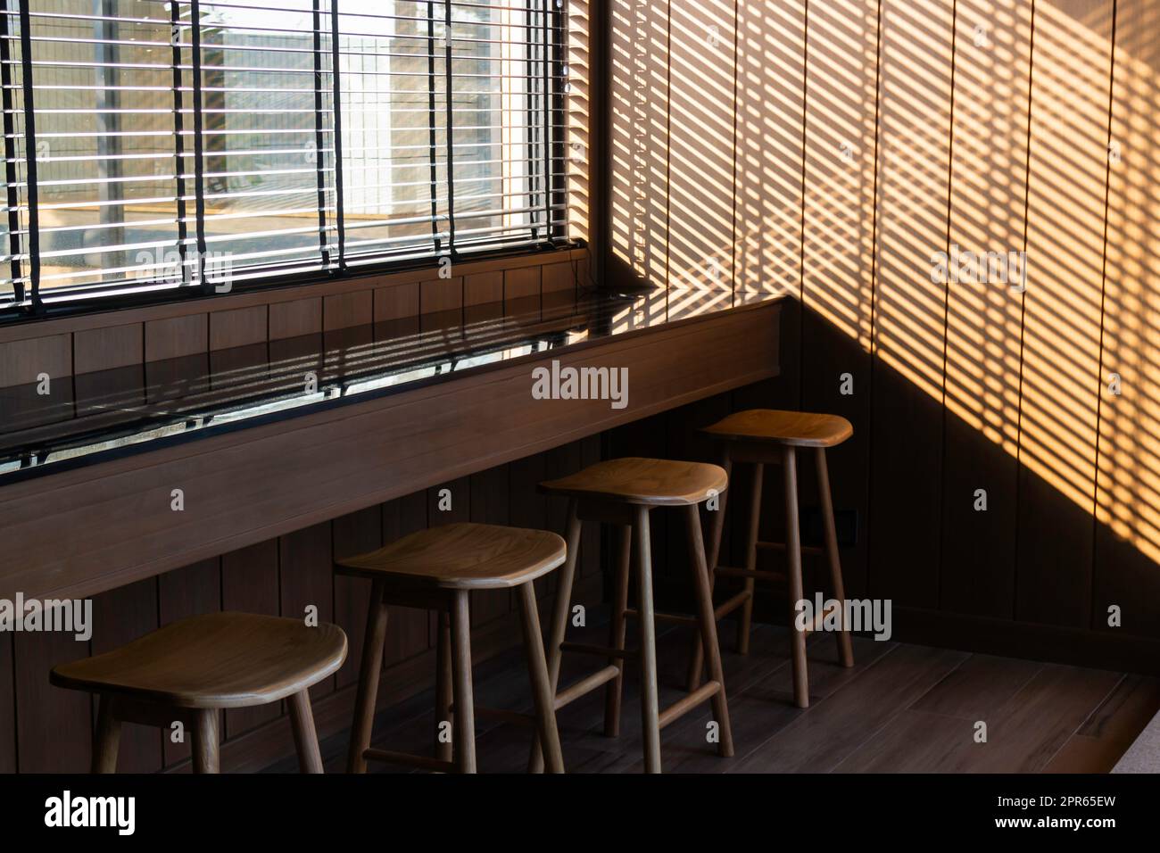 Decoración interior de cafetería estilo loft Foto de stock