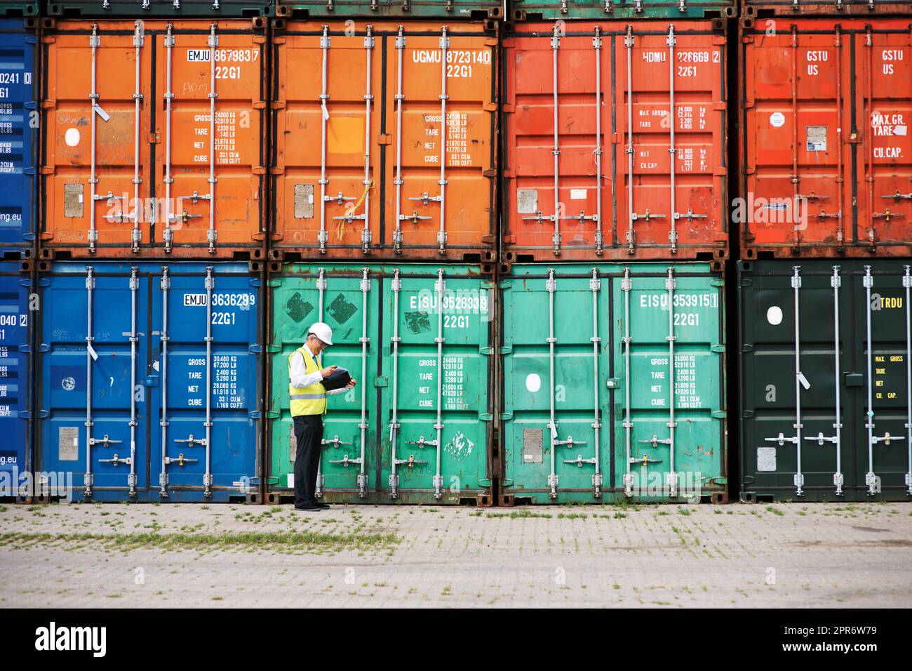 La concentración y el trabajo duro son claves. Un inspector de aduanas