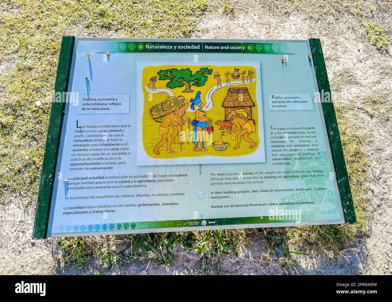 Tulum ruinas sitio maya templo pirámides información cartel México. Foto de stock