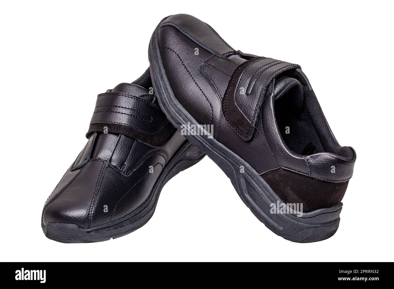 https://c8.alamy.com/compes/2prrn32/mans-zapatos-negros-primer-plano-de-un-par-de-zapatillas-de-deporte-negras-o-zapatos-deportivos-aislados-sobre-un-fondo-blanco-trayecto-de-delimitacion-calzado-para-hombre-elegante-y-de-moda-macro-2prrn32.jpg