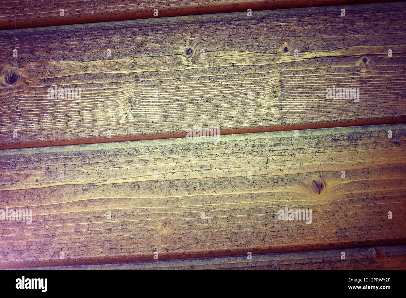 Pared de troncos fotografías e imágenes de alta resolución - Alamy