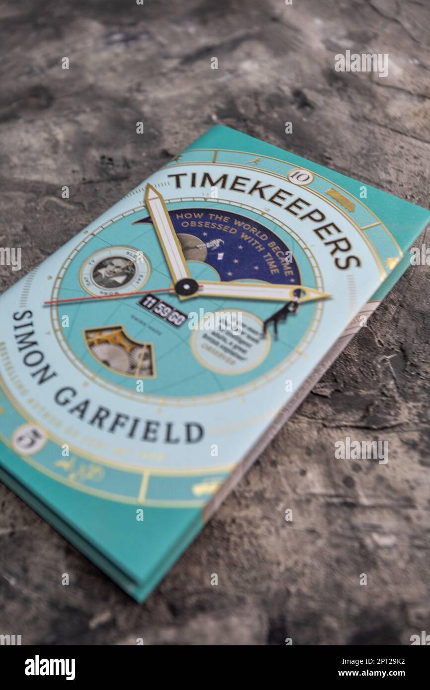 Atractiva cubierta de reloj para el libro de Simon Garfield Cronometradores: Cómo el mundo se obsesionó con el tiempo Foto de stock
