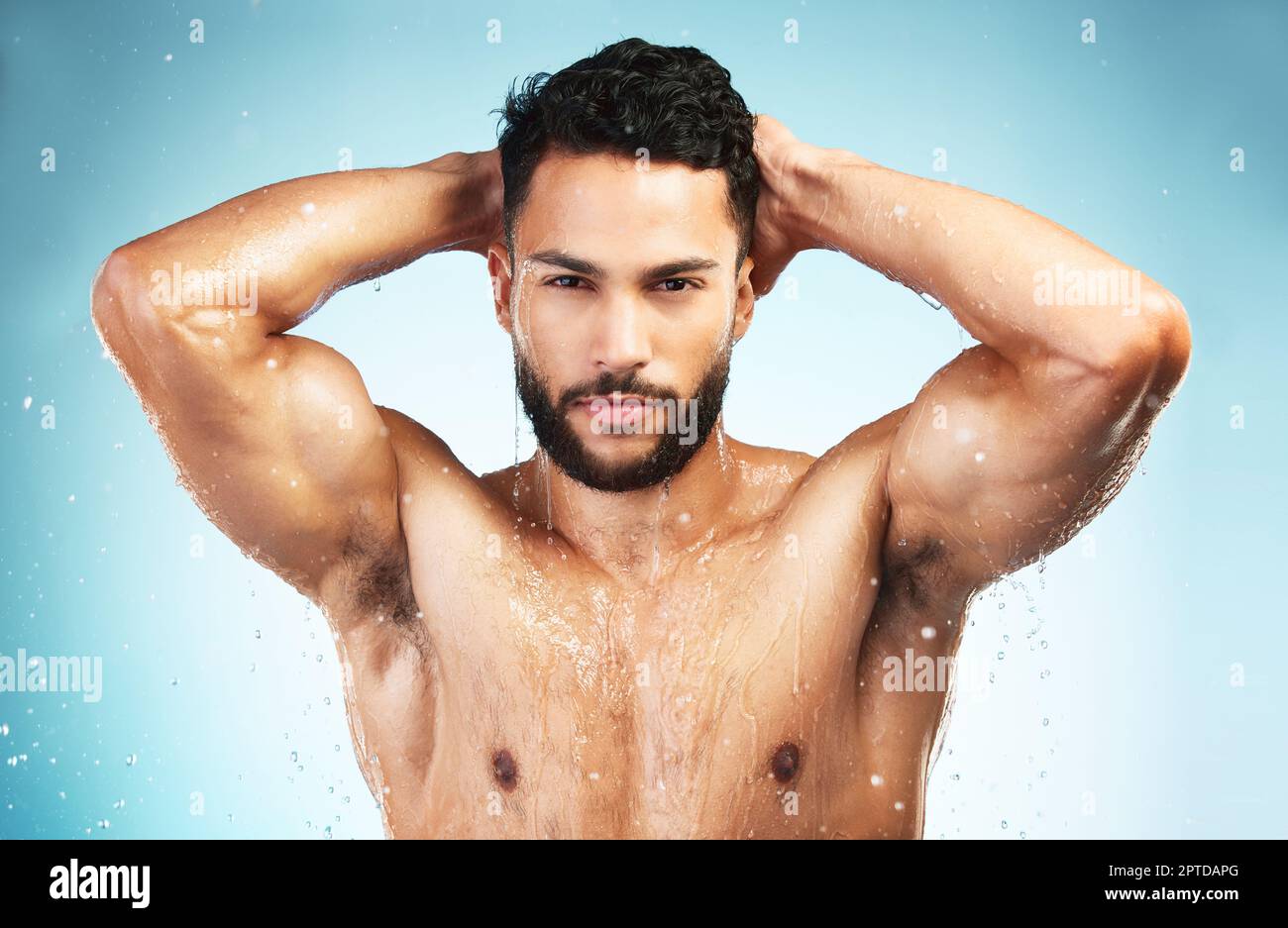 Hombre ducha fotografías e imágenes de alta resolución - Página 13 - Alamy
