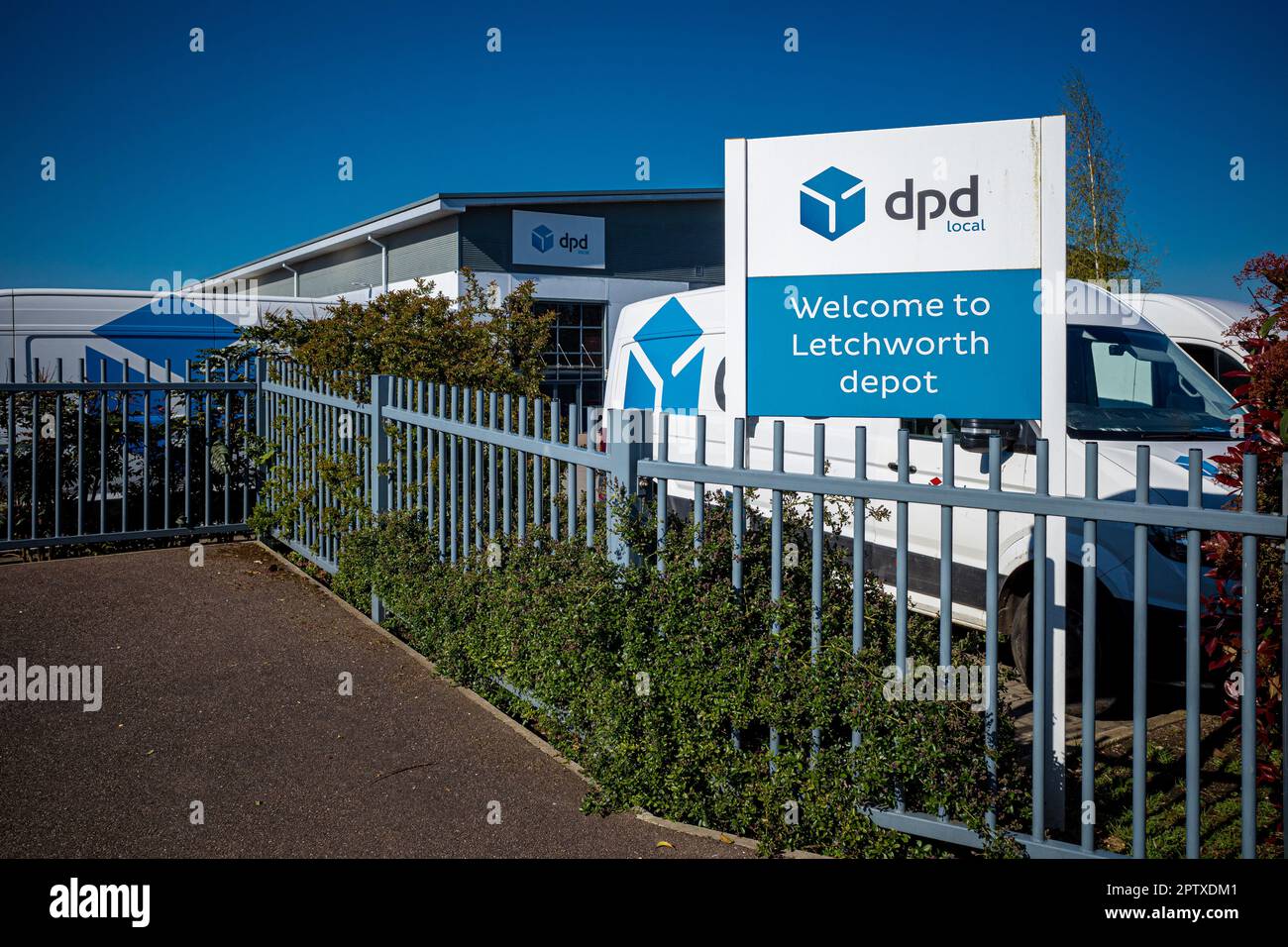 DPD Delivery Depot Letchworth Garden City Reino Unido Foto de stock