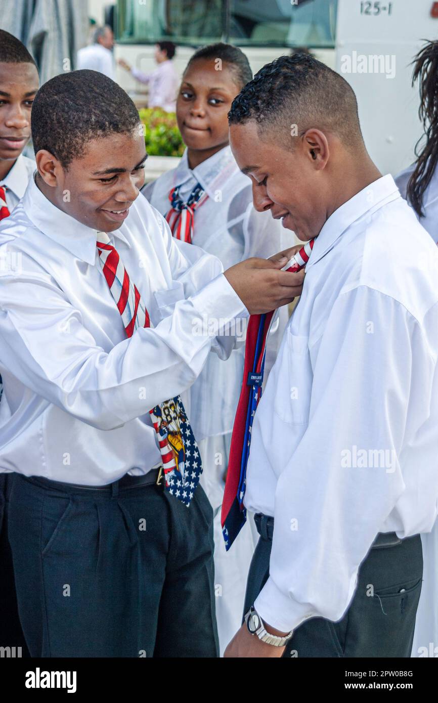 Miami Beach Florida, evento del Día de la Independencia Julio 4th Cuarto,Ceremonia de Ciudadanía,Africanos Negros estudiantes sordos ejecutantes,enderezar str Foto de stock