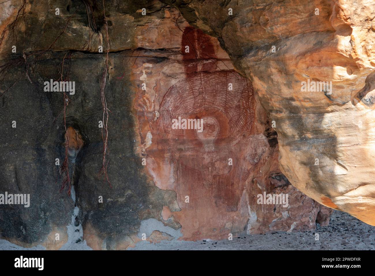 Arte de Wandjina en la isla de Bigge, costa de Kimberley, WA, Australia Foto de stock