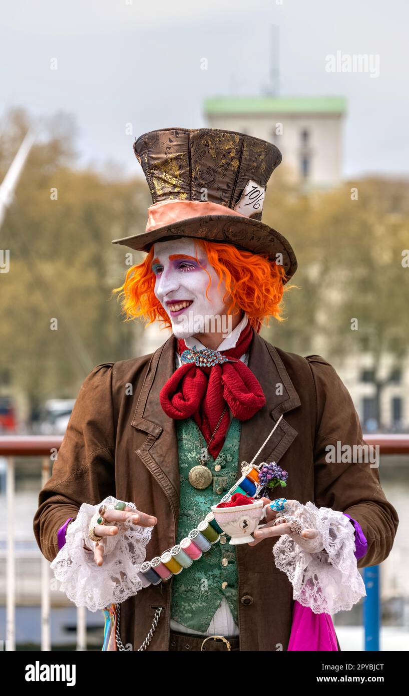 sombrero alicia en el pais de las maravillas