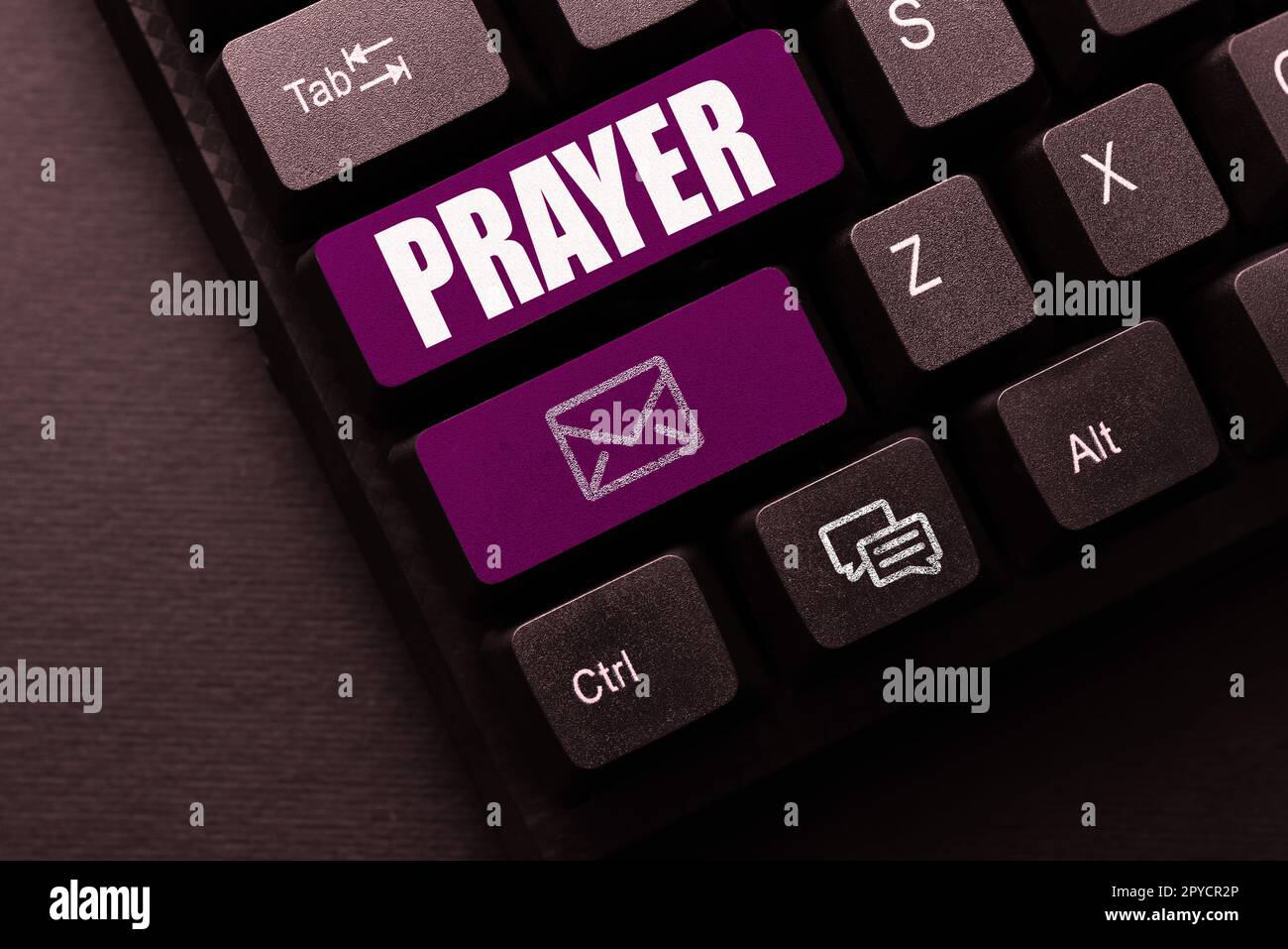 Signo que muestra la oración, concepto que significa solemne petición