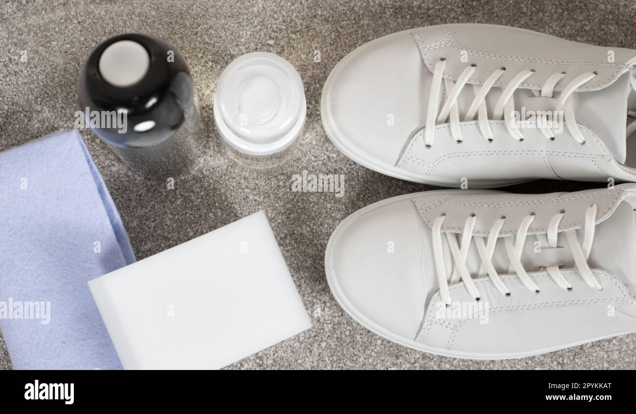Shoe cleaning kit fotografías e imágenes de alta resolución - Alamy