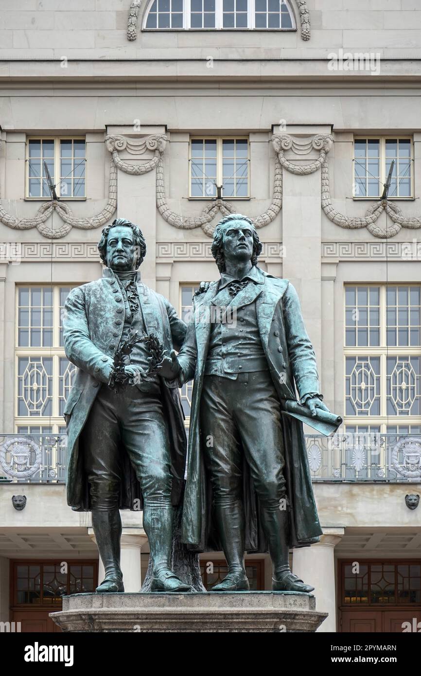 El monumento Goethe?Schiller en Weimar Alemania Foto de stock