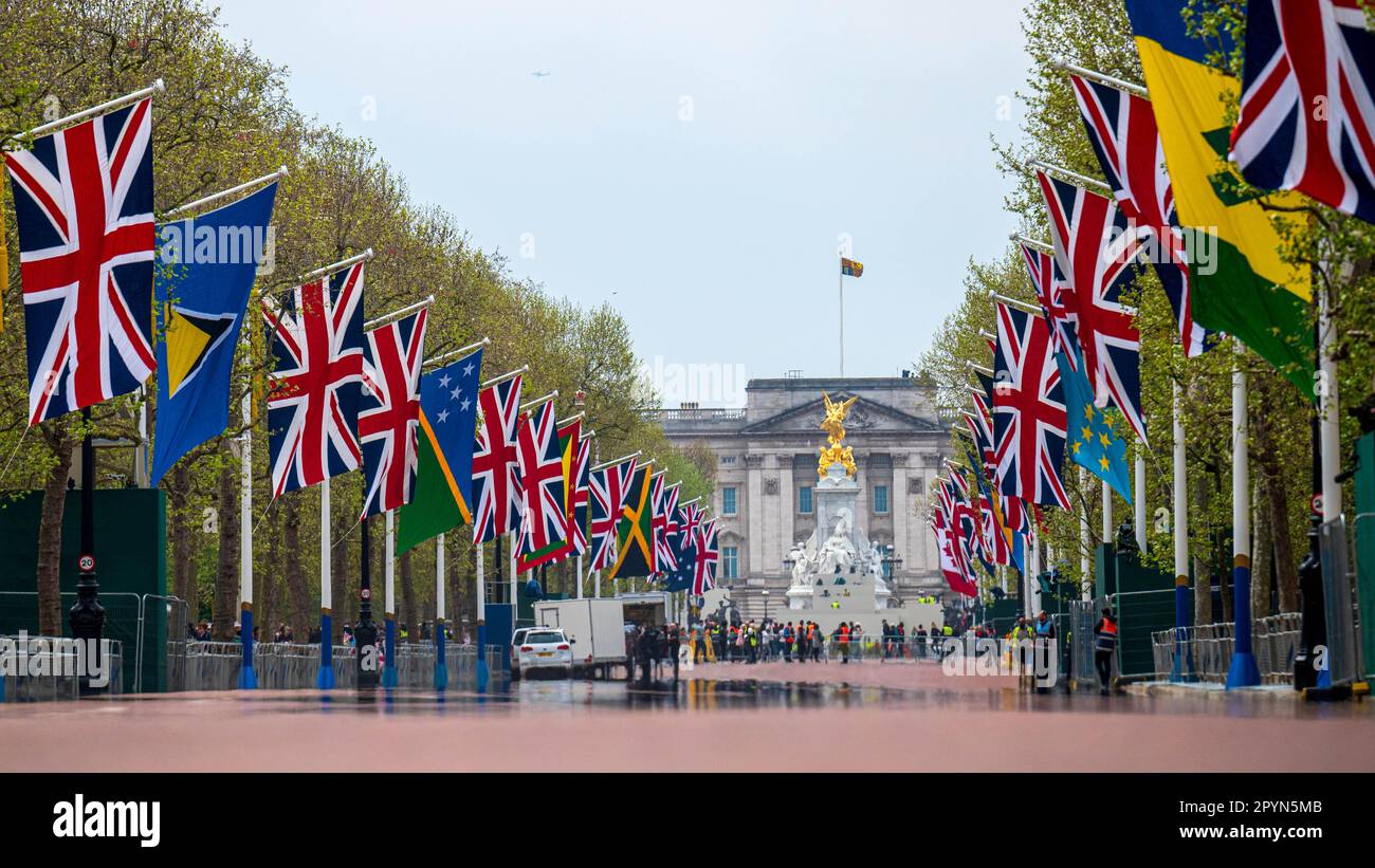 Londres, Reino Unido. 04th de mayo de 2023. La calle 'The Mall' en frente  del Palacio de Buckingham está cerrada a los transeúntes y se está  preparando para la coronación. La coronación