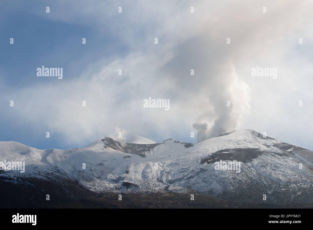 Nubes activas fotografías e imágenes de alta resolución - Alamy