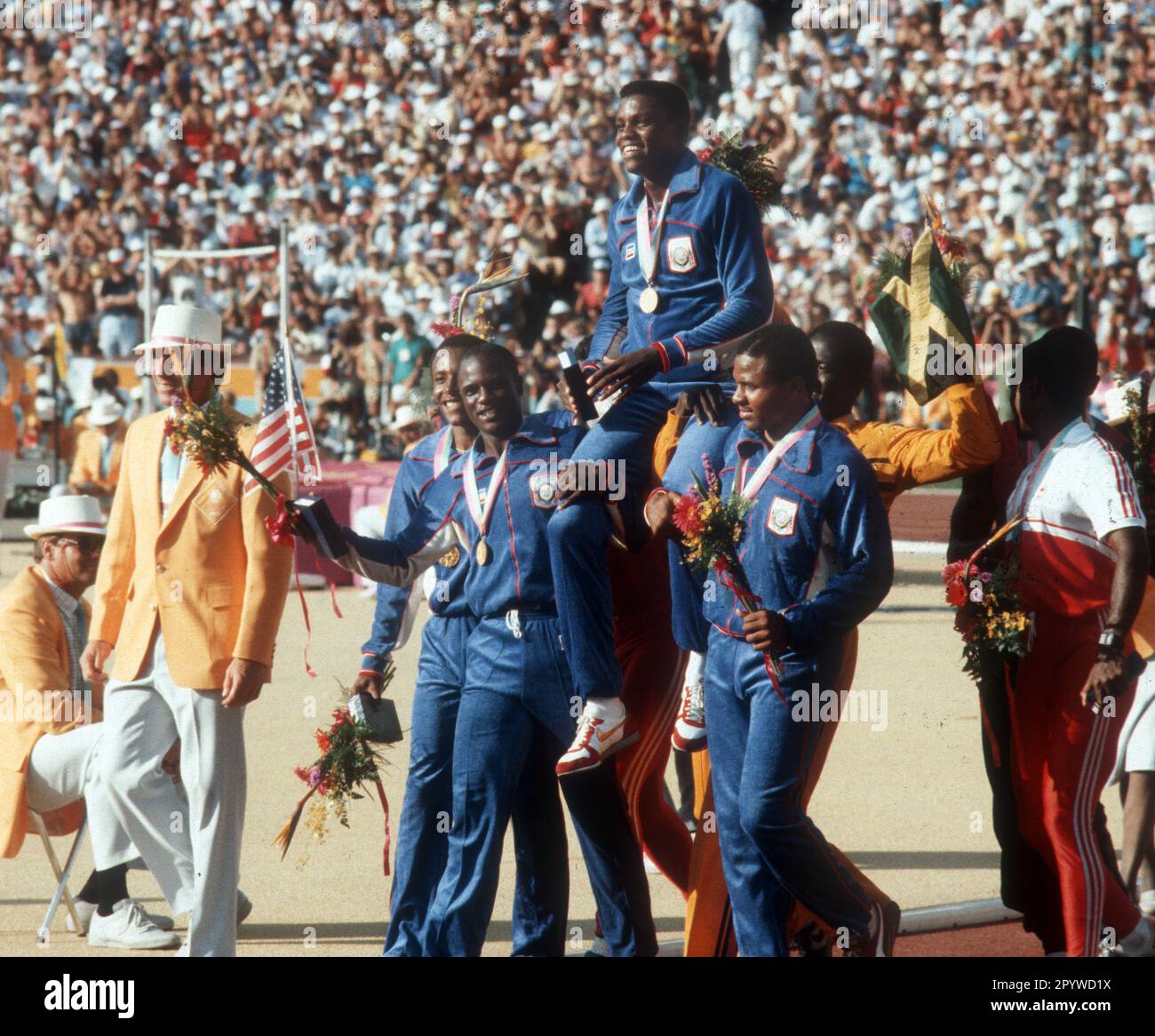 Juegos Olímpicos 1984 en Los Ángeles. 4x100m relevo USA Carl Lewis en