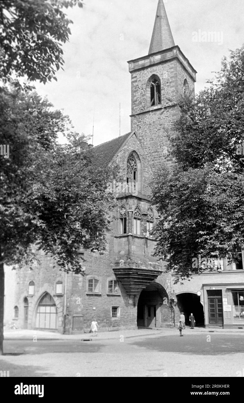 Die Ägidienkirche am Wenigeplatz en Erfurt, 1956. Iglesia de St Giles en Wenigeplatz en Erfurt, 1956. Foto de stock