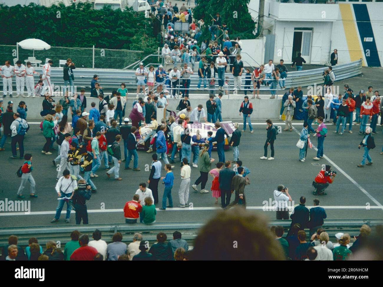 Coches de carreras deportivos en Le Mans, Francia, 1988 Foto de stock