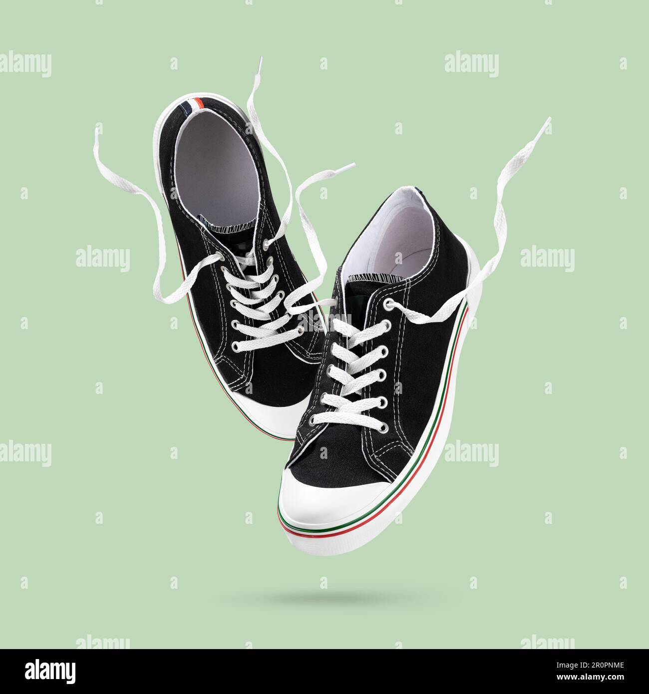 Zapatos minimalistas fotografías e imágenes de alta resolución - Alamy