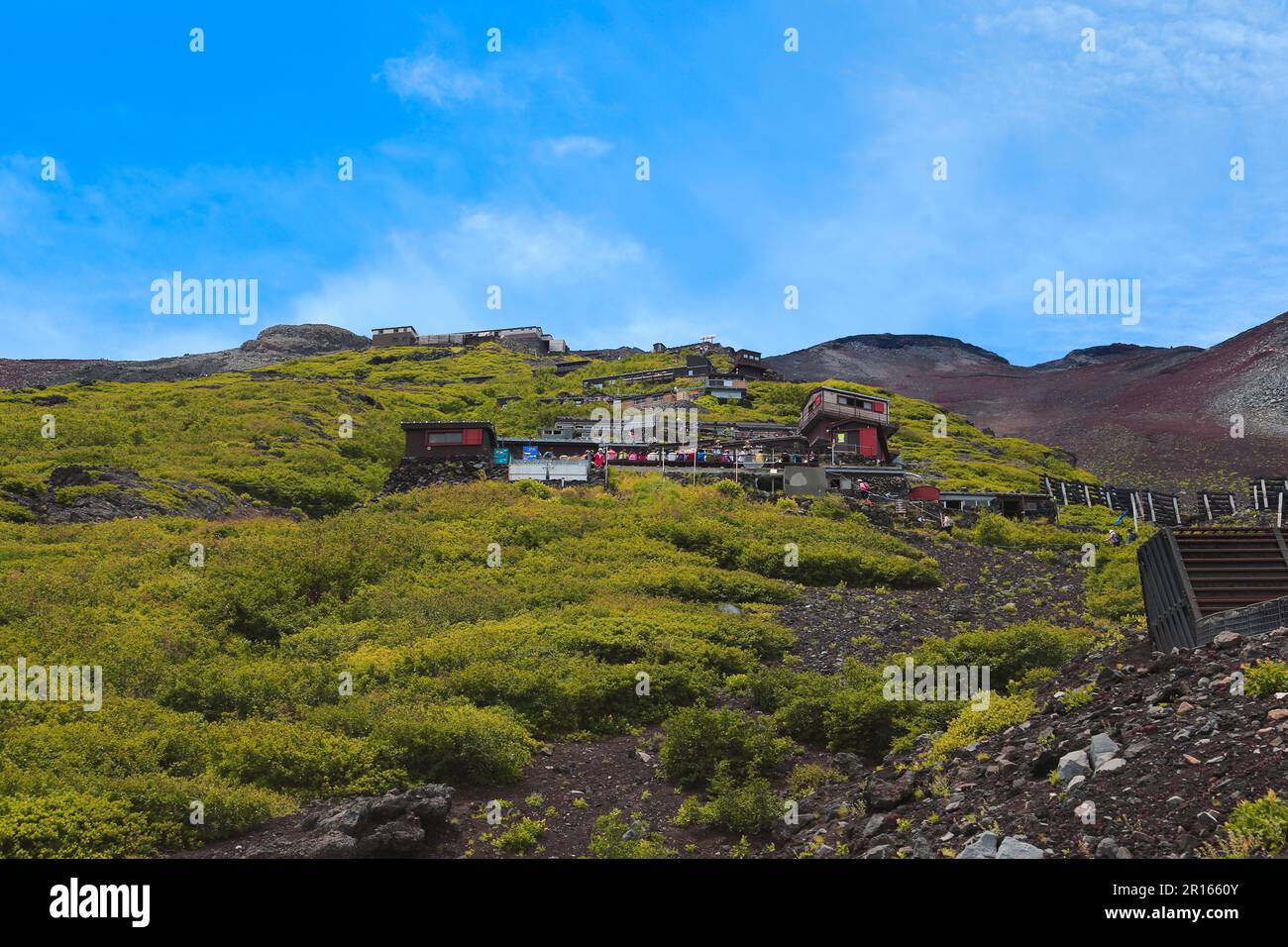 Sendero de montaña a la cumbre visto desde la etapa 7th del Monte Fuji Foto de stock