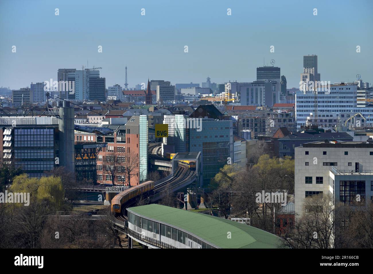 Panorama City West, Berlín, Alemania U1, Moeckernbruecke, Kreuzberg, Alemania Alemania Foto de stock