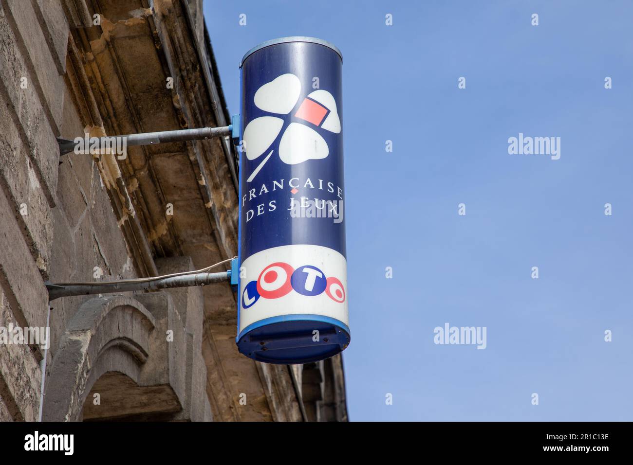 Burdeos, Aquitania, Francia 05 09 2023 Logotipo de texto fdj loto y