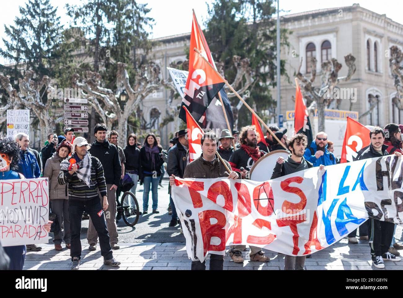 Logroño, La Rioja, España - 01 de mayo de 2018 -Manifestacion por el 1º de mayo, por las calles de Logroño, protestando por las subidas de precios de los productos básicos Foto de stock