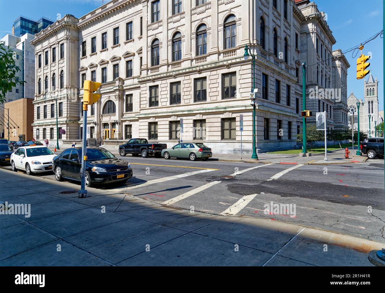 El Cuarto Juzgado del Condado, también conocido como Onondaga Supreme y County Courts House, es un punto de referencia de Beaux Arts en Columbus Circle en el centro de Syracuse. Foto de stock